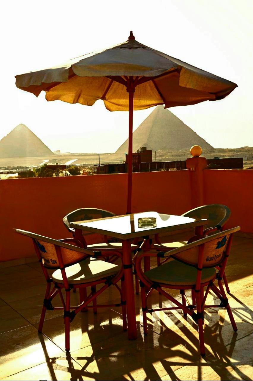 Grand Golden Pyramids View Hotel Kafrat al Jabal Bagian luar foto