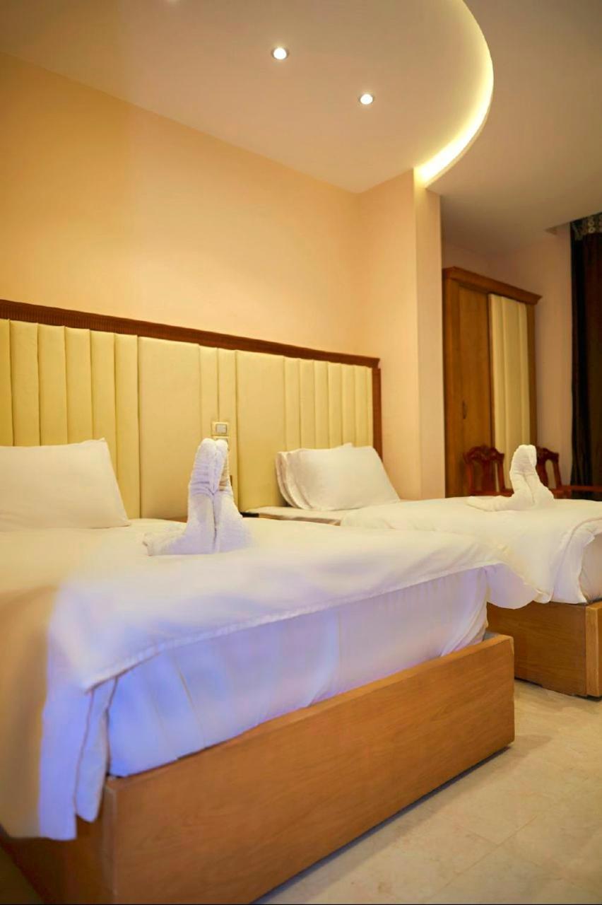 Grand Golden Pyramids View Hotel Kafrat al Jabal Bagian luar foto