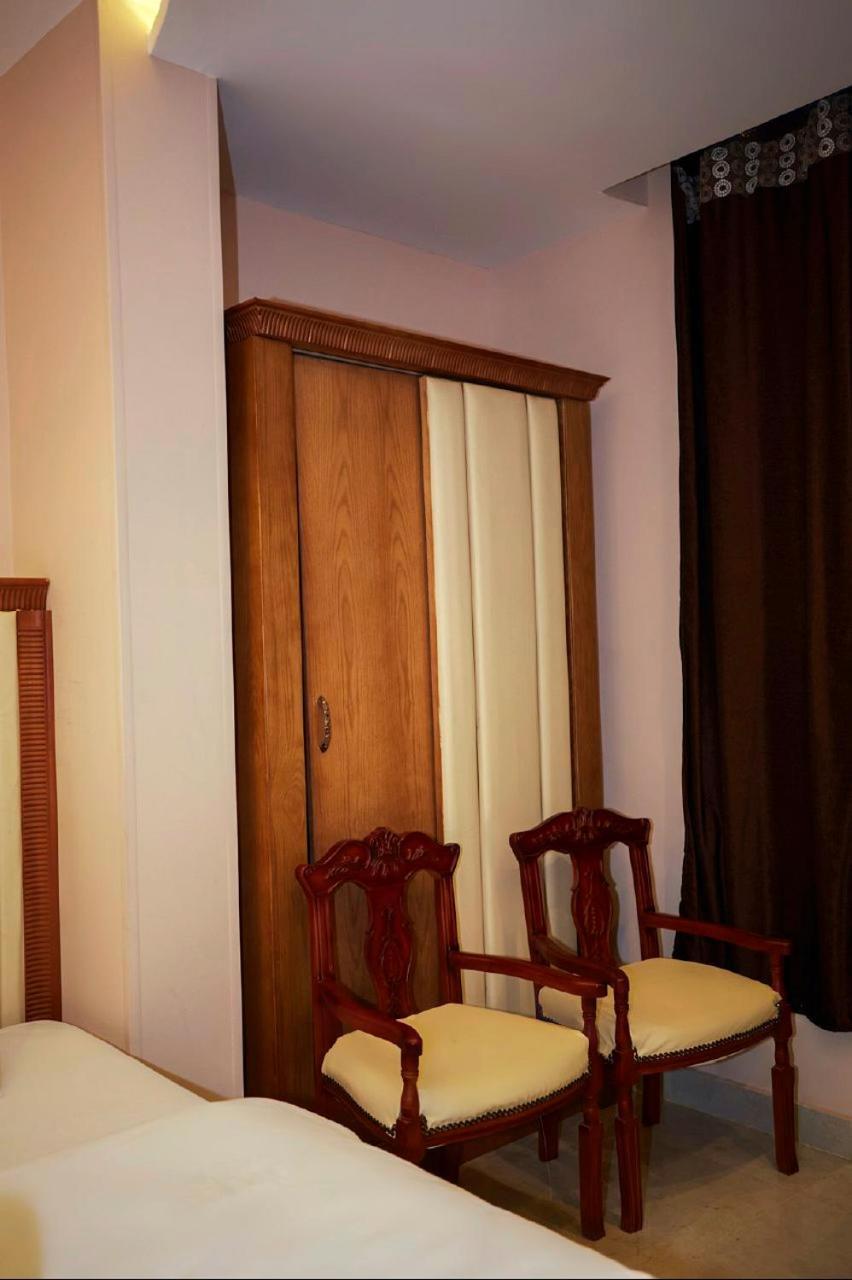 Grand Golden Pyramids View Hotel Kafrat al Jabal Bagian luar foto