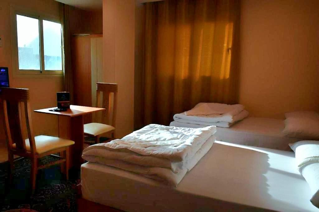 Grand Golden Pyramids View Hotel Kafrat al Jabal Bagian luar foto