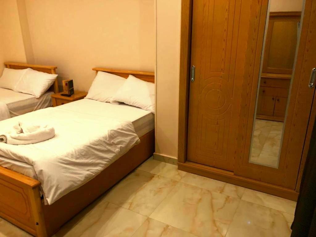 Grand Golden Pyramids View Hotel Kafrat al Jabal Bagian luar foto